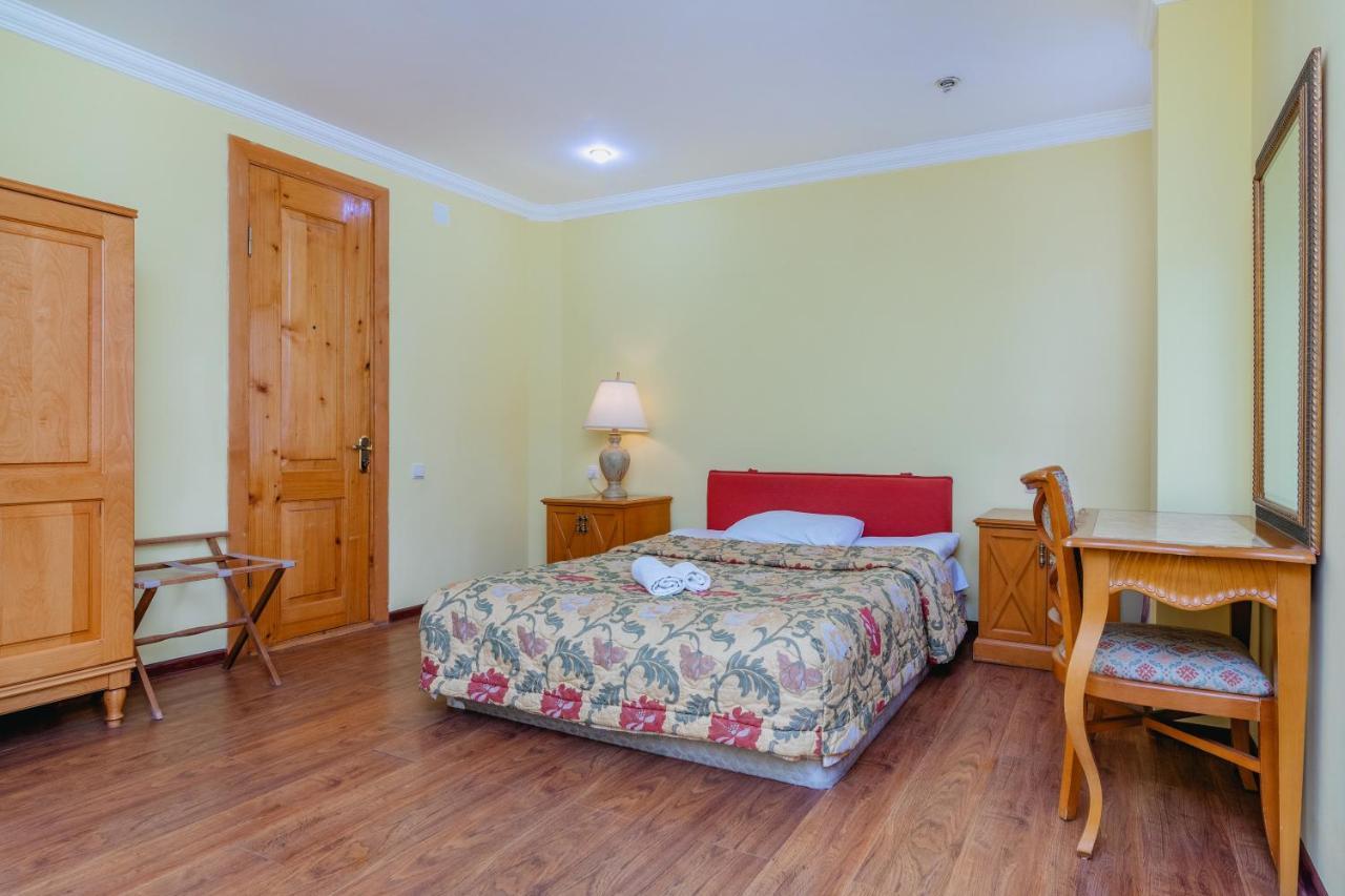 Hotel Lileo Местія Екстер'єр фото