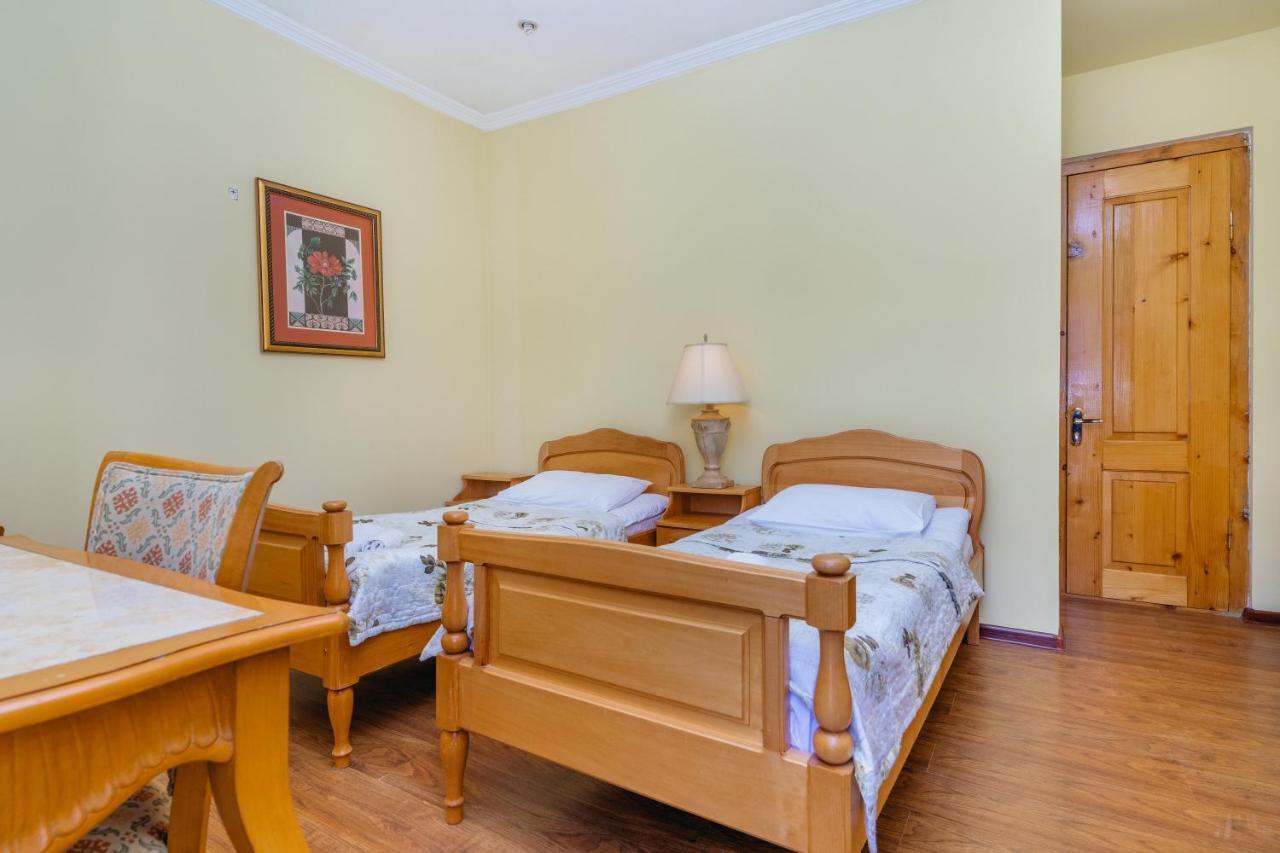 Hotel Lileo Местія Екстер'єр фото