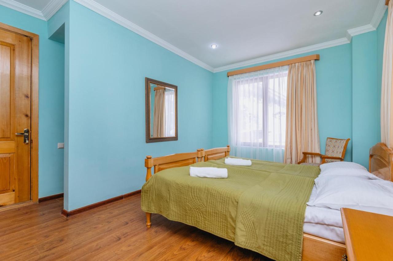 Hotel Lileo Местія Екстер'єр фото