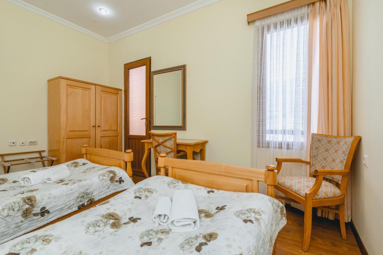 Hotel Lileo Местія Екстер'єр фото