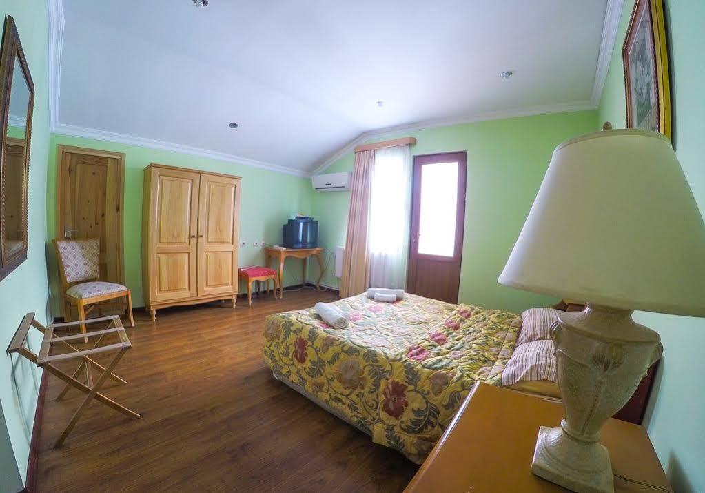 Hotel Lileo Местія Екстер'єр фото